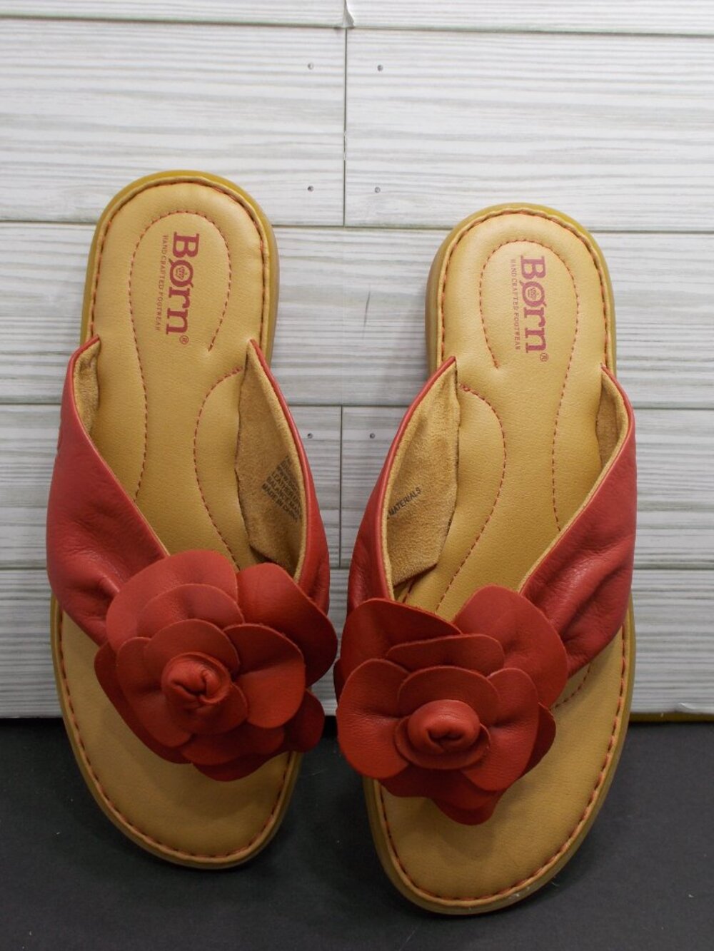 BORN Izzy Leather Petal Sandals Women 7M NEW